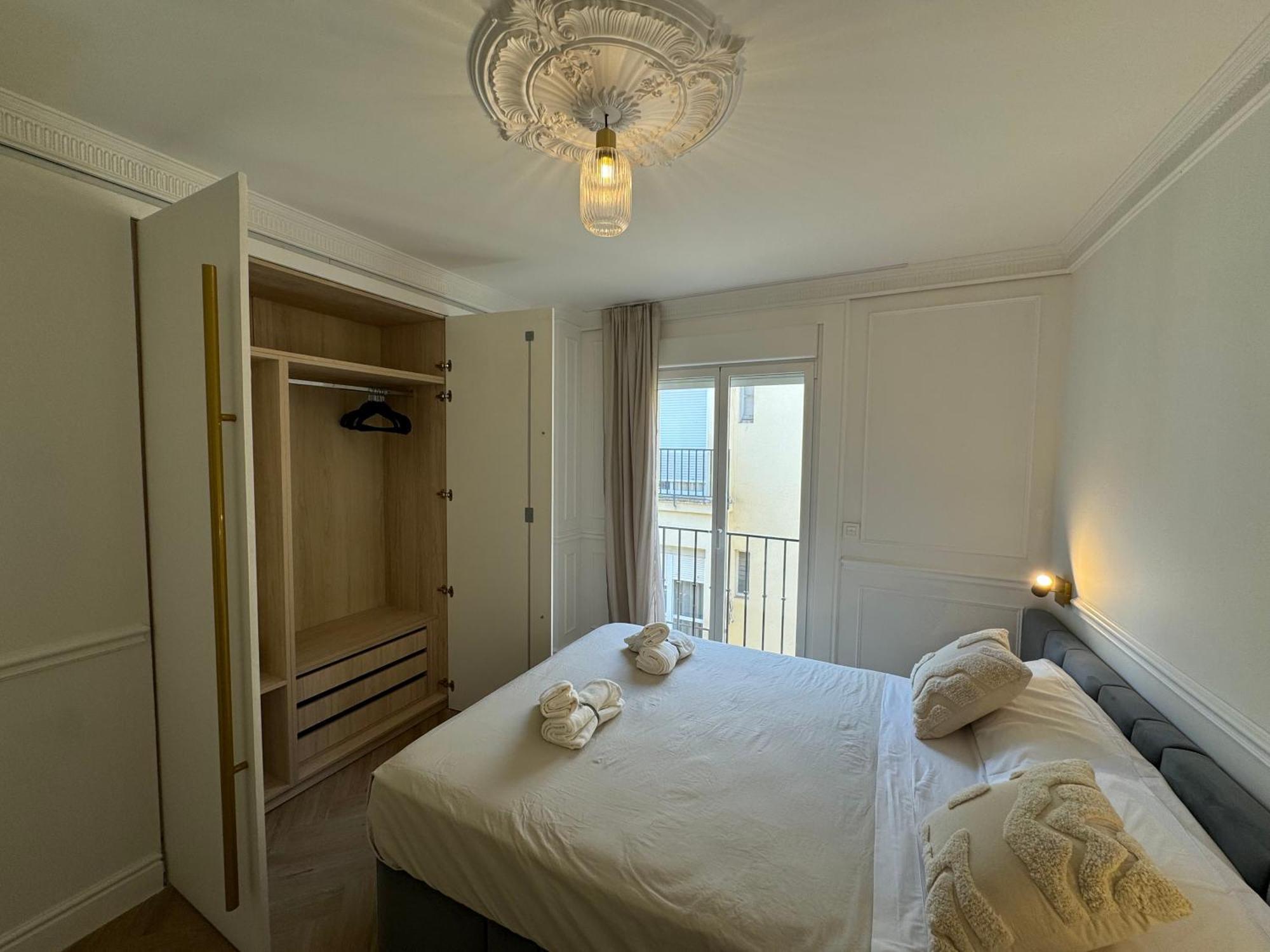 Luxury Cathedral Views In Seville Luaran gambar